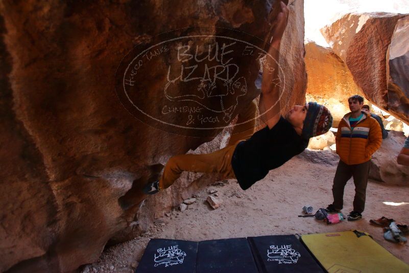 Bouldering in Hueco Tanks on 01/18/2020 with Blue Lizard Climbing and Yoga

Filename: SRM_20200118_1543320.jpg
Aperture: f/3.2
Shutter Speed: 1/250
Body: Canon EOS-1D Mark II
Lens: Canon EF 16-35mm f/2.8 L