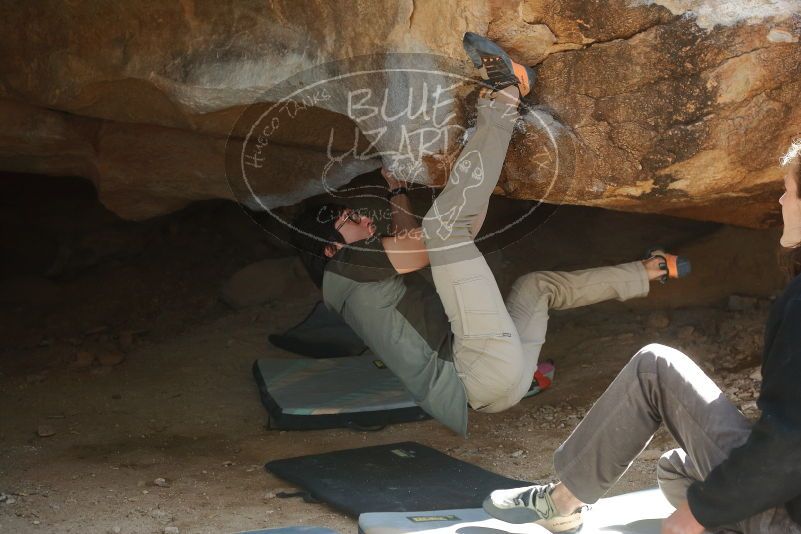 Bouldering in Hueco Tanks on 01/19/2020 with Blue Lizard Climbing and Yoga

Filename: SRM_20200119_1251301.jpg
Aperture: f/4.5
Shutter Speed: 1/250
Body: Canon EOS-1D Mark II
Lens: Canon EF 50mm f/1.8 II