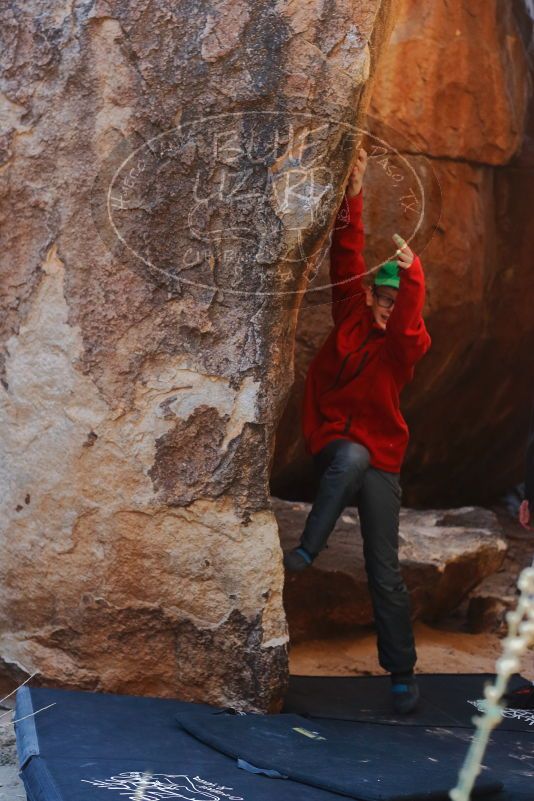 Bouldering in Hueco Tanks on 01/19/2020 with Blue Lizard Climbing and Yoga

Filename: SRM_20200119_1303570.jpg
Aperture: f/3.2
Shutter Speed: 1/320
Body: Canon EOS-1D Mark II
Lens: Canon EF 50mm f/1.8 II