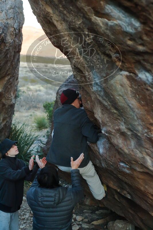 Bouldering in Hueco Tanks on 01/19/2020 with Blue Lizard Climbing and Yoga

Filename: SRM_20200119_1831570.jpg
Aperture: f/3.2
Shutter Speed: 1/250
Body: Canon EOS-1D Mark II
Lens: Canon EF 50mm f/1.8 II