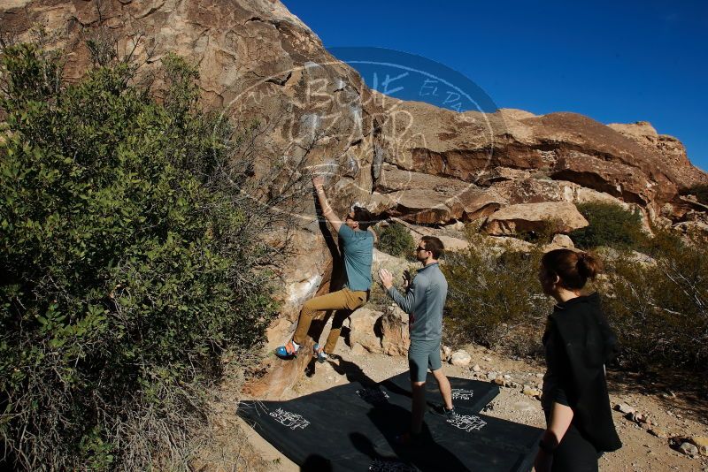 Bouldering in Hueco Tanks on 01/26/2020 with Blue Lizard Climbing and Yoga

Filename: SRM_20200126_1055110.jpg
Aperture: f/8.0
Shutter Speed: 1/400
Body: Canon EOS-1D Mark II
Lens: Canon EF 16-35mm f/2.8 L