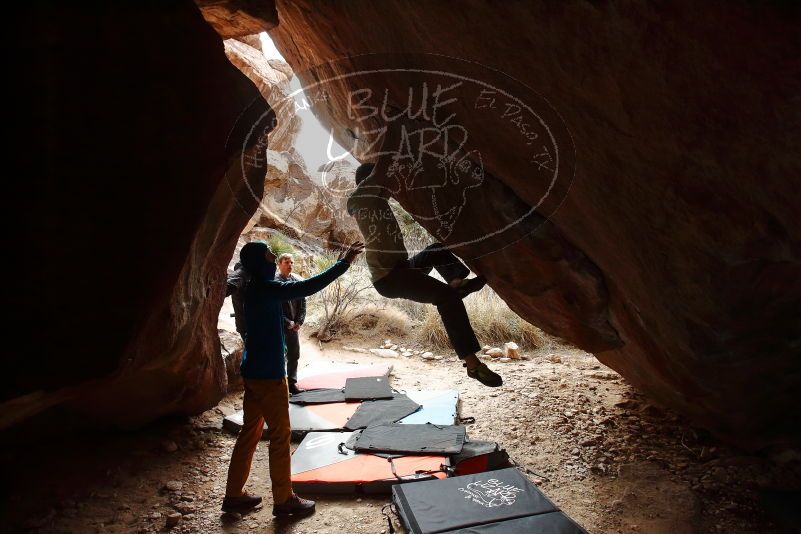 Bouldering in Hueco Tanks on 01/27/2020 with Blue Lizard Climbing and Yoga

Filename: SRM_20200127_1214250.jpg
Aperture: f/7.1
Shutter Speed: 1/250
Body: Canon EOS-1D Mark II
Lens: Canon EF 16-35mm f/2.8 L