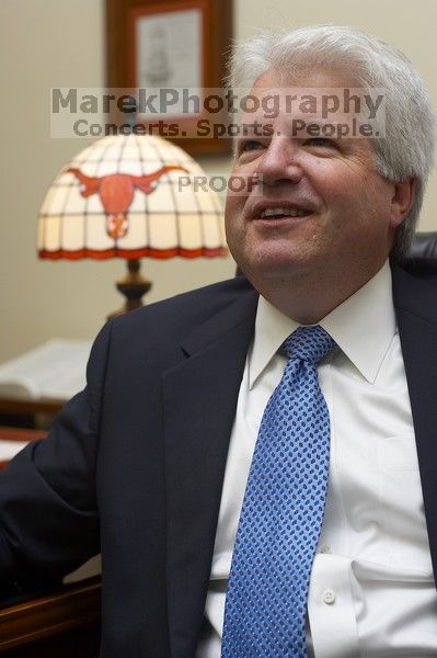 Portrait of UT Vice President and Chief Financial Officer Kevin Hegarty.

Filename: SRM_20061211_0905103.jpg
Aperture: f/3.5
Shutter Speed: 1/200
Body: Canon EOS-1D Mark II
Lens: Canon EF 50mm f/1.8 II