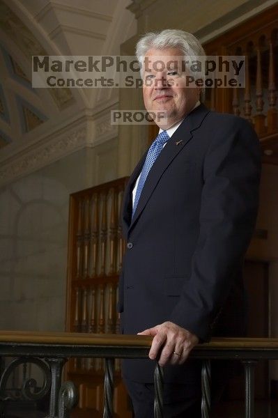 Portrait of UT Vice President and Chief Financial Officer Kevin Hegarty.

Filename: SRM_20061211_0909527.jpg
Aperture: f/6.3
Shutter Speed: 1/200
Body: Canon EOS-1D Mark II
Lens: Canon EF 50mm f/1.8 II