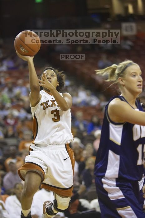 Guard Carla Cortijo, #3.  The lady longhorns defeated the Oral Roberts University's (ORU) Golden Eagles 79-40 Saturday night.

Filename: SRM_20061125_1312227.jpg
Aperture: f/2.8
Shutter Speed: 1/400
Body: Canon EOS-1D Mark II
Lens: Canon EF 80-200mm f/2.8 L