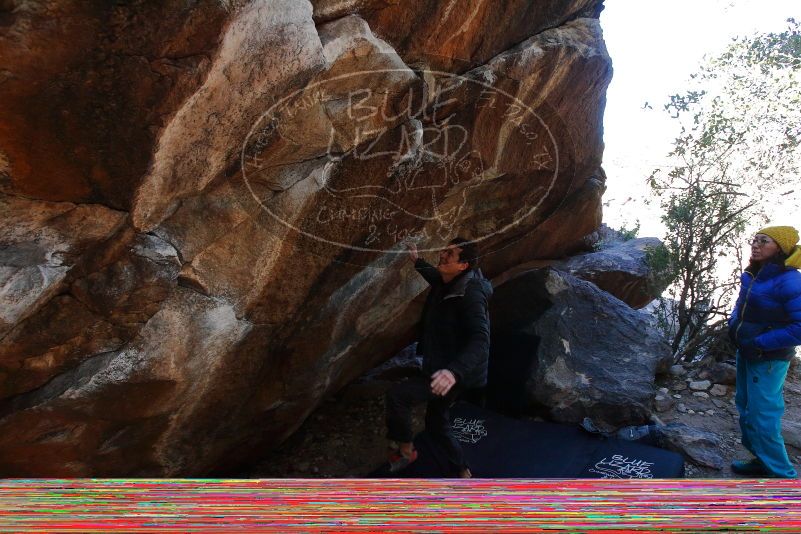Bouldering in Hueco Tanks on 01/06/2020 with Blue Lizard Climbing and Yoga

Filename: SRM_20200106_1239100.jpg
Aperture: f/7.1
Shutter Speed: 1/320
Body: Canon EOS-1D Mark II
Lens: Canon EF 16-35mm f/2.8 L