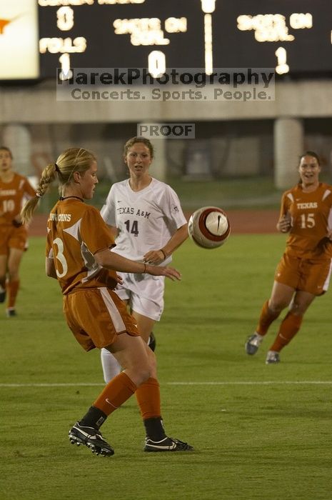 Carrie Schmit, #3.  The lady longhorns beat Texas A&M 1-0 in soccer Friday night.

Filename: SRM_20061027_1917003.jpg
Aperture: f/4.0
Shutter Speed: 1/500
Body: Canon EOS 20D
Lens: Canon EF 80-200mm f/2.8 L