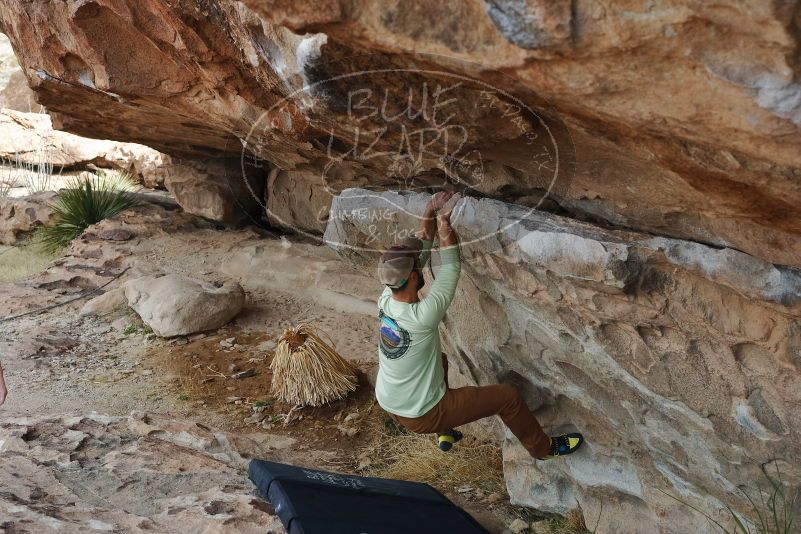 Bouldering in Hueco Tanks on 02/17/2020 with Blue Lizard Climbing and Yoga

Filename: SRM_20200217_1153130.jpg
Aperture: f/5.6
Shutter Speed: 1/250
Body: Canon EOS-1D Mark II
Lens: Canon EF 50mm f/1.8 II