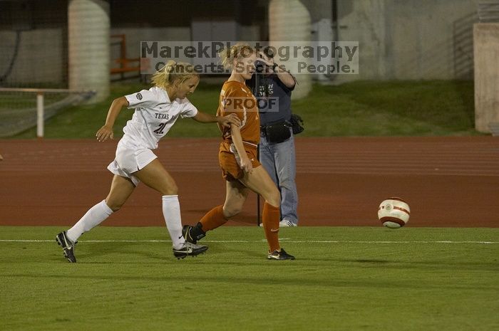 Kelsey Carpenter, #13.  The lady longhorns beat Texas A&M 1-0 in soccer Friday night.

Filename: SRM_20061027_2039266.jpg
Aperture: f/4.0
Shutter Speed: 1/800
Body: Canon EOS 20D
Lens: Canon EF 80-200mm f/2.8 L