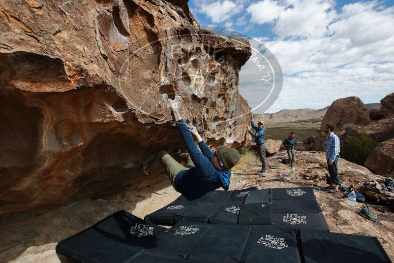 Bouldering in Hueco Tanks on 02/29/2020 with Blue Lizard Climbing and Yoga

Filename: SRM_20200229_1118180.jpg
Aperture: f/7.1
Shutter Speed: 1/320
Body: Canon EOS-1D Mark II
Lens: Canon EF 16-35mm f/2.8 L