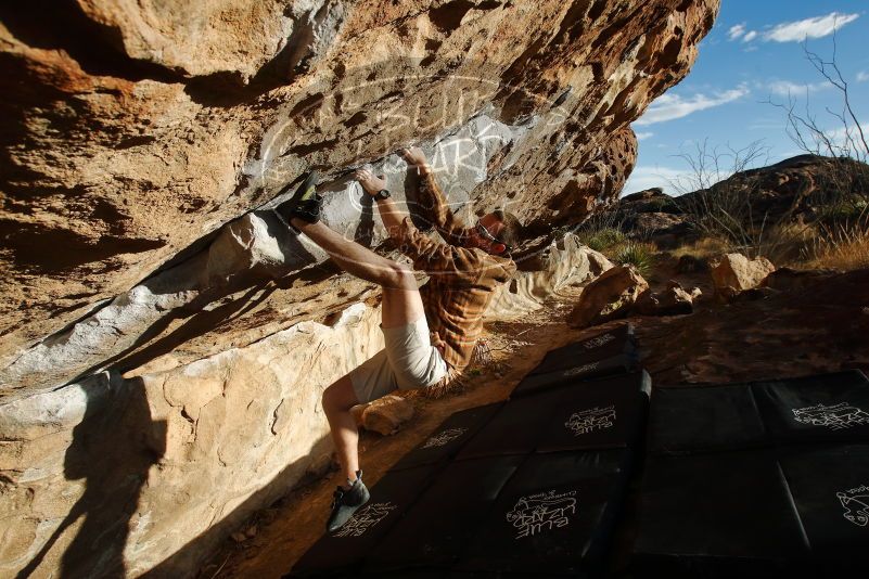 Bouldering in Hueco Tanks on 02/29/2020 with Blue Lizard Climbing and Yoga

Filename: SRM_20200229_1758180.jpg
Aperture: f/6.3
Shutter Speed: 1/400
Body: Canon EOS-1D Mark II
Lens: Canon EF 16-35mm f/2.8 L