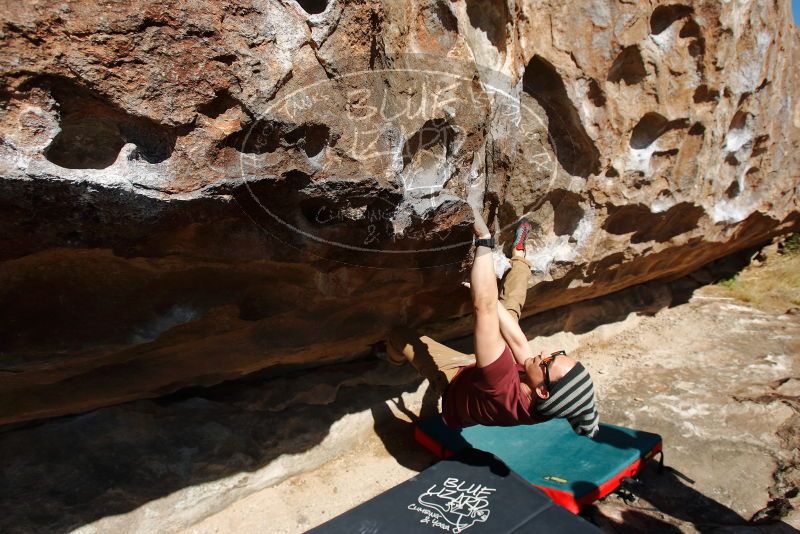 Bouldering in Hueco Tanks on 03/06/2020 with Blue Lizard Climbing and Yoga

Filename: SRM_20200306_1115220.jpg
Aperture: f/6.3
Shutter Speed: 1/500
Body: Canon EOS-1D Mark II
Lens: Canon EF 16-35mm f/2.8 L