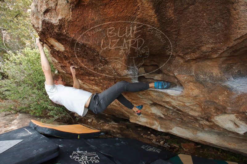 Bouldering in Hueco Tanks on 03/15/2020 with Blue Lizard Climbing and Yoga

Filename: SRM_20200315_1711180.jpg
Aperture: f/7.1
Shutter Speed: 1/250
Body: Canon EOS-1D Mark II
Lens: Canon EF 16-35mm f/2.8 L