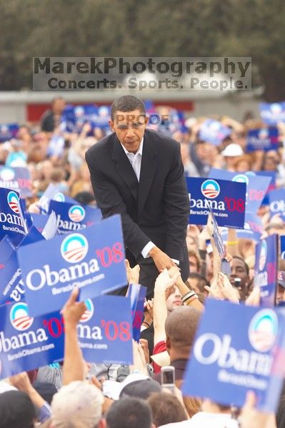 Obama speaking to a crowd of over 20,000 supporters at The Barack Obama "Kick-Ass" Rally--the Obama for president, 2008, rally, held in Austin, Friday, February 23, 2007.

Filename: SRM_20070223_1555288.jpg
Aperture: f/4.0
Shutter Speed: 1/250
Body: Canon EOS 20D
Lens: Canon EF 80-200mm f/2.8 L