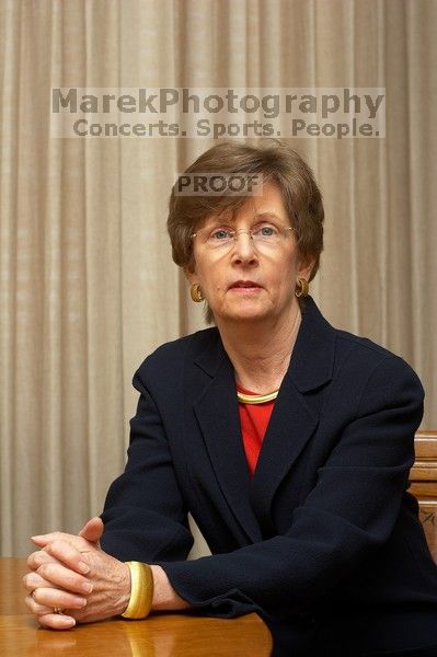 Portraits of UT Vice President of Employee and Campus Services Patricia L Clubb.

Filename: SRM_20070301_1405308.jpg
Aperture: f/4.5
Shutter Speed: 1/250
Body: Canon EOS 20D
Lens: Canon EF 50mm f/1.8 II