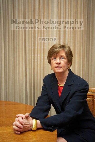 Portraits of UT Vice President of Employee and Campus Services Patricia L Clubb.

Filename: SRM_20070301_1405582.jpg
Aperture: f/4.5
Shutter Speed: 1/250
Body: Canon EOS-1D Mark II
Lens: Sigma 15-30mm f/3.5-4.5 EX Aspherical DG DF