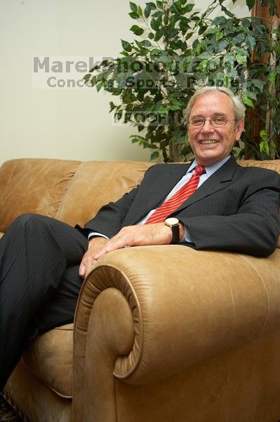 Portraits of UT Vice President of Research Dr Juan Sanchez.

Filename: SRM_20070227_1259066.jpg
Aperture: f/4.5
Shutter Speed: 1/250
Body: Canon EOS-1D Mark II
Lens: Sigma 15-30mm f/3.5-4.5 EX Aspherical DG DF