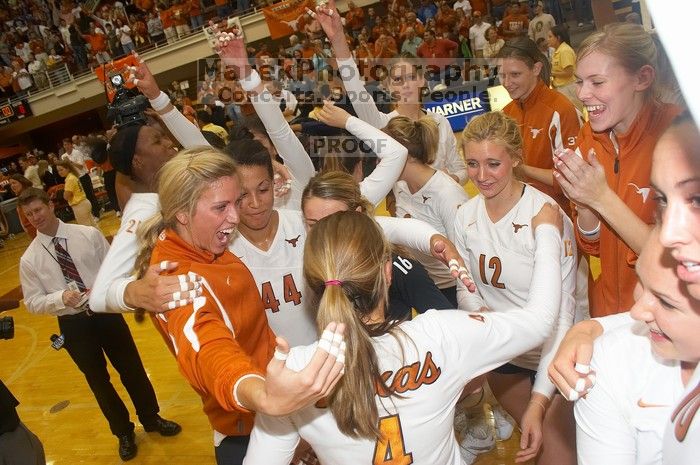 The Longhorns defeated the Huskers 3-0 on Wednesday night, October 24, 2007 at Gregory Gym.

Filename: SRM_20071024_2017162.jpg
Aperture: f/5.6
Shutter Speed: 1/100
Body: Canon EOS 20D
Lens: Canon EF-S 18-55mm f/3.5-5.6