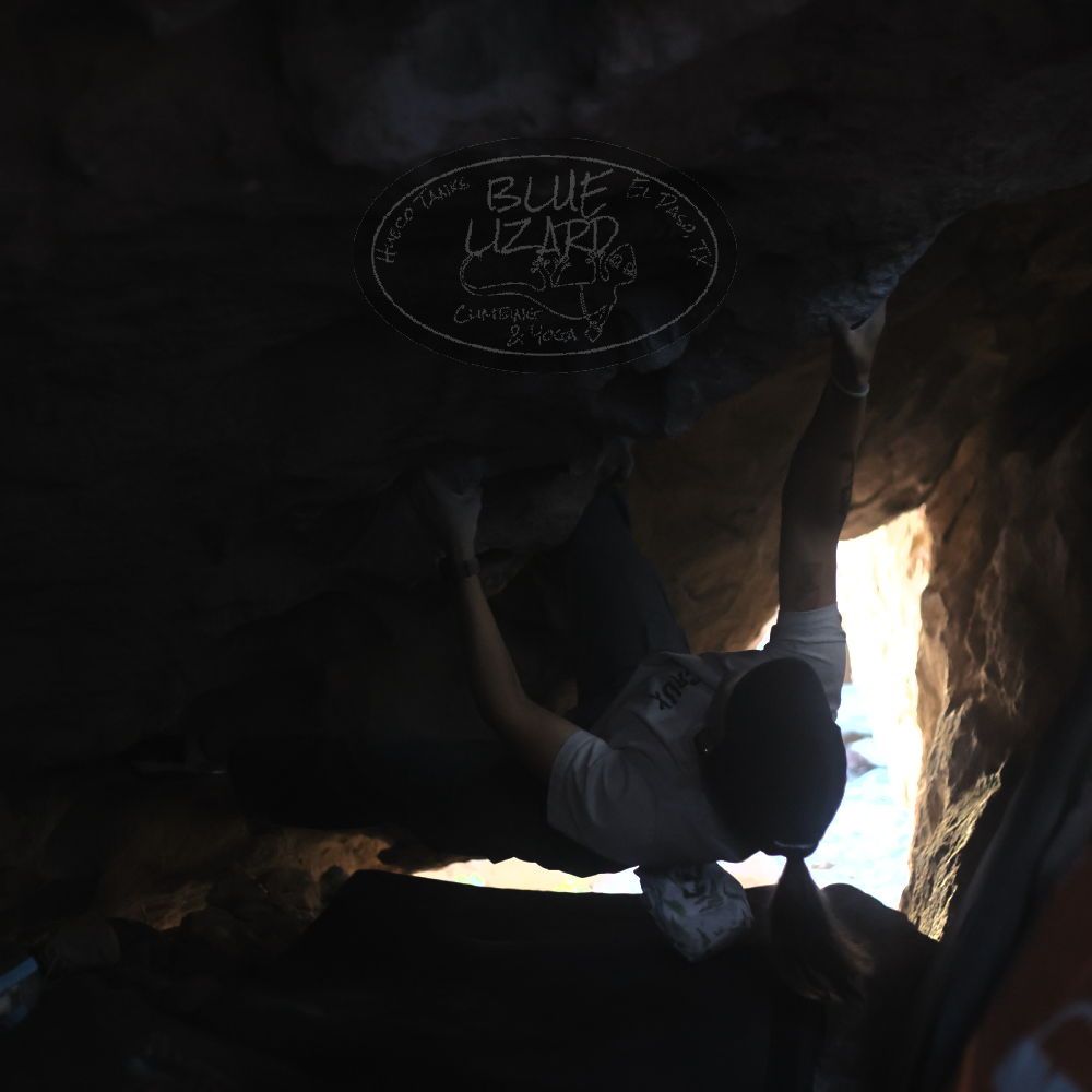 Filename: SRM_20251126_1244050.jpg
Aperture: f/2.2
Shutter Speed: 1/320
Body: Canon EOS R6
Lens: Canon EF 50mm f/1.8 II