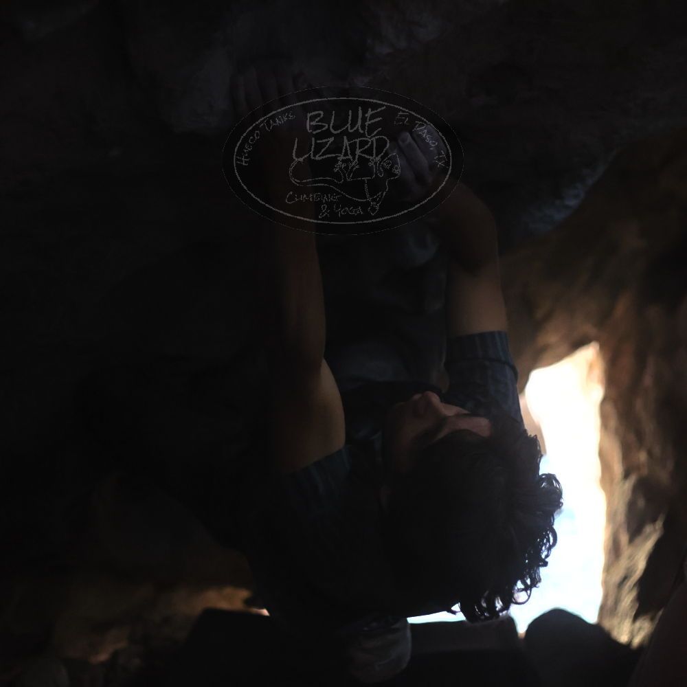 

Filename: SRM_20251126_1258440.jpg
Aperture: f/2.2
Shutter Speed: 1/320
Body: Canon EOS R6
Lens: Canon EF 50mm f/1.8 II