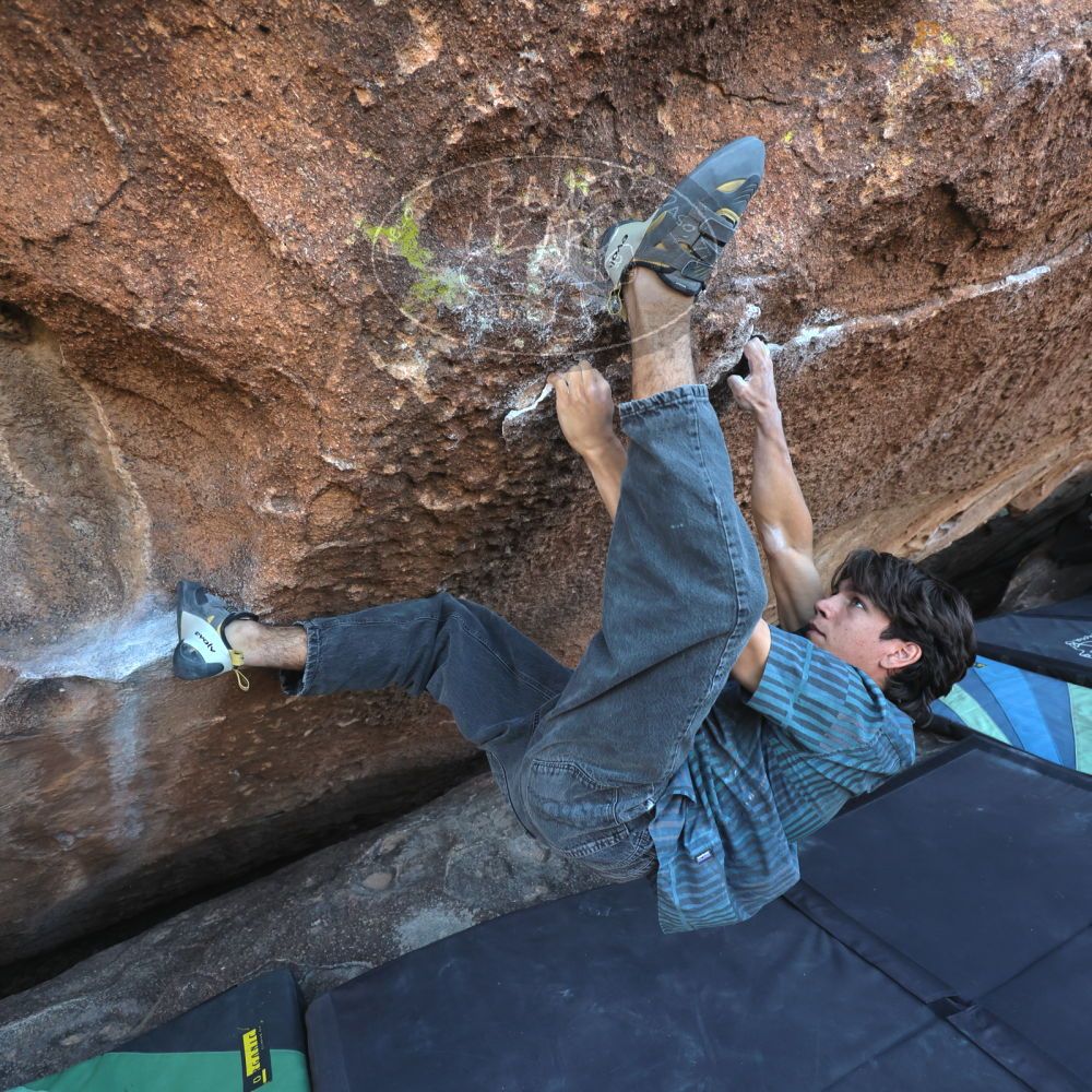 Filename: SRM_20251126_1518270.jpg
Aperture: f/4.0
Shutter Speed: 1/400
Body: Canon EOS R6
Lens: Canon EF 16-35mm f/2.8 L