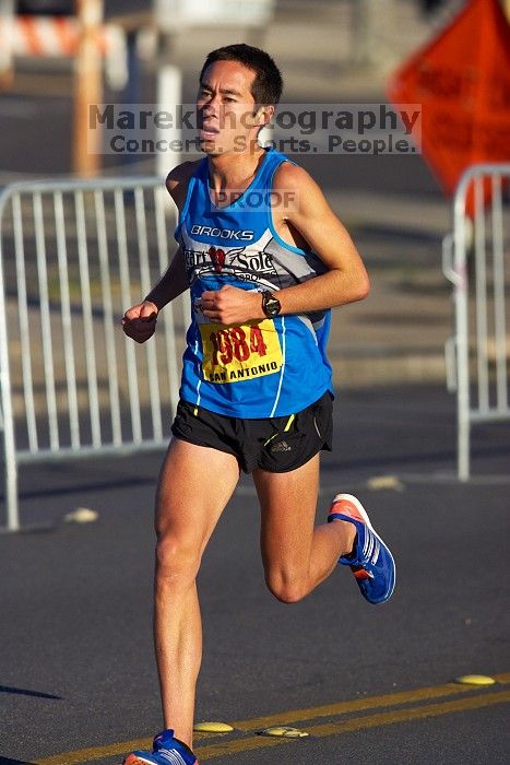 The first annual San Antonio Rock and Roll Marathon, Sunday, November 16, 2008.

Filename: SRM_20081116_08193275.jpg
Aperture: f/4.0
Shutter Speed: 1/3200
Body: Canon EOS-1D Mark II
Lens: Canon EF 300mm f/2.8 L IS