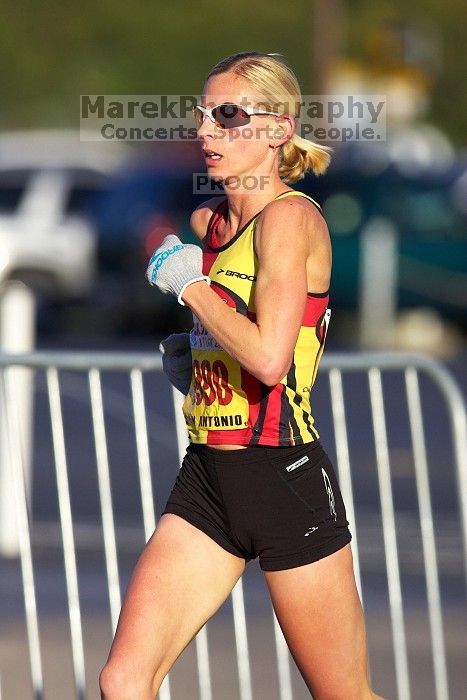 The first annual San Antonio Rock and Roll Marathon, Sunday, November 16, 2008.

Filename: SRM_20081116_08244695.jpg
Aperture: f/4.0
Shutter Speed: 1/2500
Body: Canon EOS-1D Mark II
Lens: Canon EF 300mm f/2.8 L IS