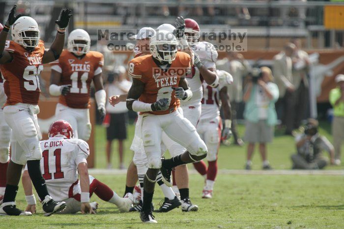 The University of Texas football team defeated the Arkansas Razorbacks with a score of 52-10 in Austin, TX on Saturday, September 27, 2008.

Filename: SRM_20080927_15462258.jpg
Aperture: f/5.6
Shutter Speed: 1/1250
Body: Canon EOS-1D Mark II
Lens: Canon EF 300mm f/2.8 L IS