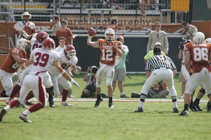 The University of Texas football team defeated the Arkansas Razorbacks with a score of 52-10 in Austin, TX on Saturday, September 27, 2008.

Filename: SRM_20080927_15531407.jpg
Aperture: f/5.6
Shutter Speed: 1/1000
Body: Canon EOS-1D Mark II
Lens: Canon EF 300mm f/2.8 L IS
