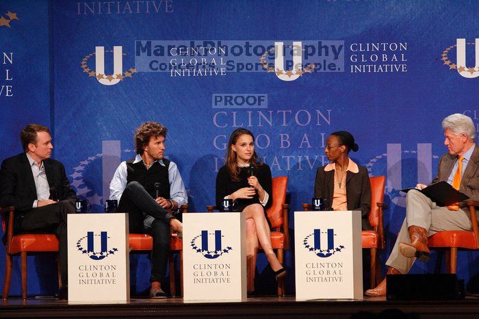 Paul Bell (1-L), president of Dell Global Public, Blake Mycoskie (2-L), founder of TOMS shoes, Natalie Portman (C), Mambidzeni Madzivire (2-R), BME graduate student at Mayo Graduate School, and Former President Bill Clinton (1-R) at the first plenary session of the CGIU meeting.  Day one of the 2nd Annual Clinton Global Initiative University (CGIU) meeting was held at The University of Texas at Austin, Friday, February 13, 2009.

Filename: SRM_20090213_17300173.jpg
Aperture: f/5.0
Shutter Speed: 1/250
Body: Canon EOS-1D Mark II
Lens: Canon EF 300mm f/2.8 L IS