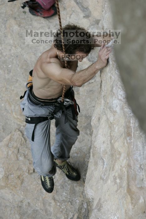 Jason Shear competing.  CTM hosted a speed climbing event at Seismic Wall on Diving for Rocks to benefit the Austin Area Food Bank, Saturday, May 9, 2009.

Filename: SRM_20090509_11205249.jpg
Aperture: f/5.0
Shutter Speed: 1/800
Body: Canon EOS-1D Mark II
Lens: Canon EF 80-200mm f/2.8 L