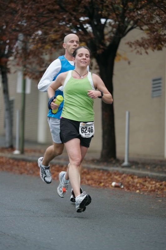 Beth Marek running the Richmond SunTrust Marathon and McDonald's Half Marathon, on Saturday, November 14, 2009.

Filename: SRM_20091114_09101016.JPG
Aperture: f/2.8
Shutter Speed: 1/1250
Body: Canon EOS-1D Mark II
Lens: Canon EF 80-200mm f/2.8 L