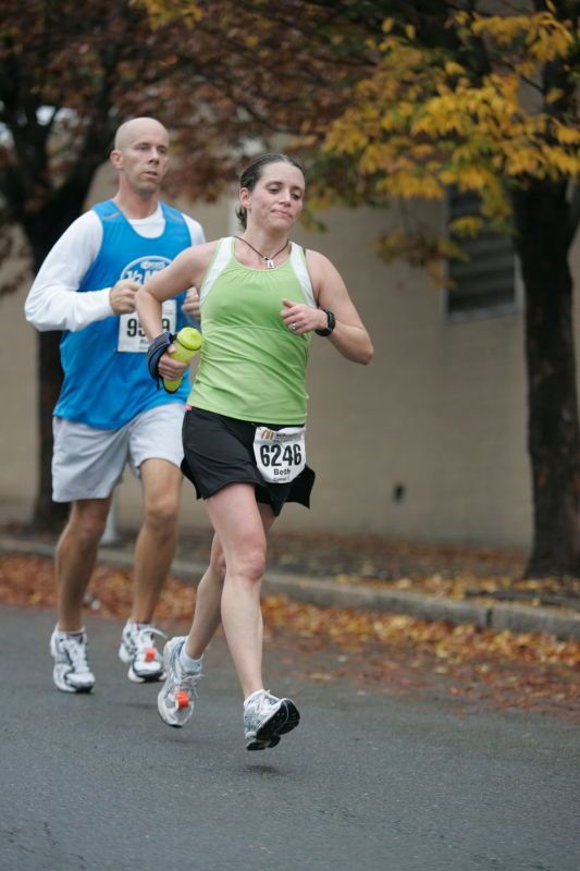 Beth Marek running the Richmond SunTrust Marathon and McDonald's Half Marathon, on Saturday, November 14, 2009.

Filename: SRM_20091114_09101021.JPG
Aperture: f/2.8
Shutter Speed: 1/1250
Body: Canon EOS-1D Mark II
Lens: Canon EF 80-200mm f/2.8 L
