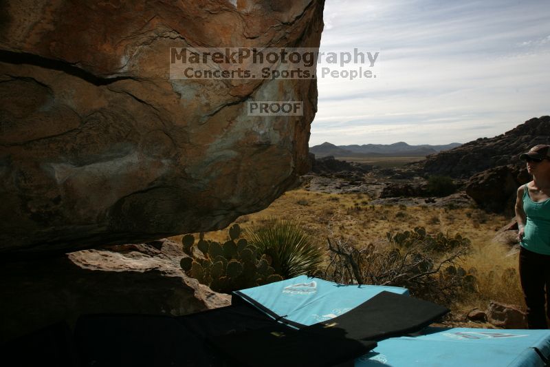 Bouldering during the Hueco Tanks Awesome Fest 14.2.

Filename: srm_20140223_12252234.jpg
Aperture: f/8.0
Shutter Speed: 1/320
Body: Canon EOS-1D Mark II
Lens: Canon EF 16-35mm f/2.8 L