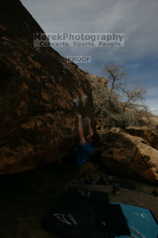 Bouldering during the Hueco Tanks Awesome Fest 14.2.

Filename: srm_20140223_15134883.jpg
Aperture: f/8.0
Shutter Speed: 1/250
Body: Canon EOS-1D Mark II
Lens: Canon EF 16-35mm f/2.8 L