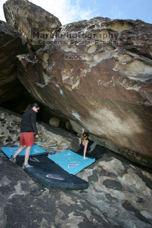 Bouldering during the Hueco Tanks Awesome Fest 14.2.

Filename: srm_20140222_16294213.jpg
Aperture: f/5.6
Shutter Speed: 1/400
Body: Canon EOS-1D Mark II
Lens: Canon EF 16-35mm f/2.8 L