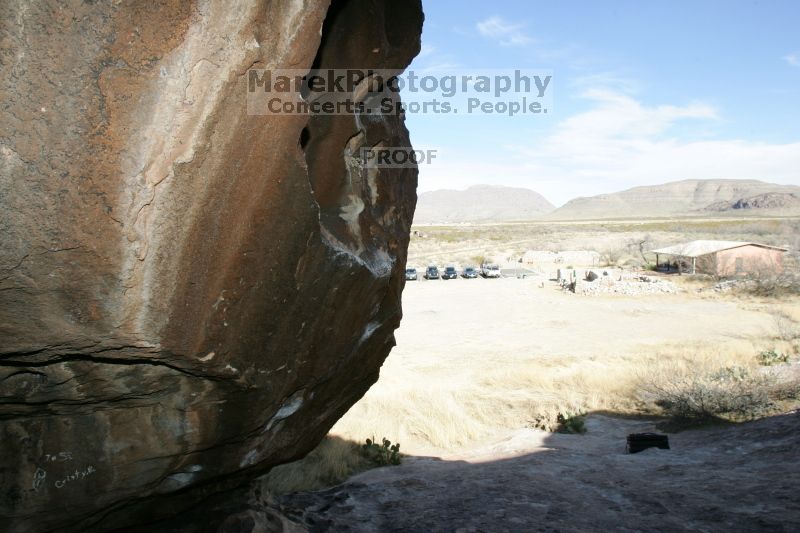 Bouldering during the Hueco Tanks Awesome Fest 14.2.

Filename: srm_20140222_16501622.jpg
Aperture: f/8.0
Shutter Speed: 1/400
Body: Canon EOS-1D Mark II
Lens: Canon EF 16-35mm f/2.8 L