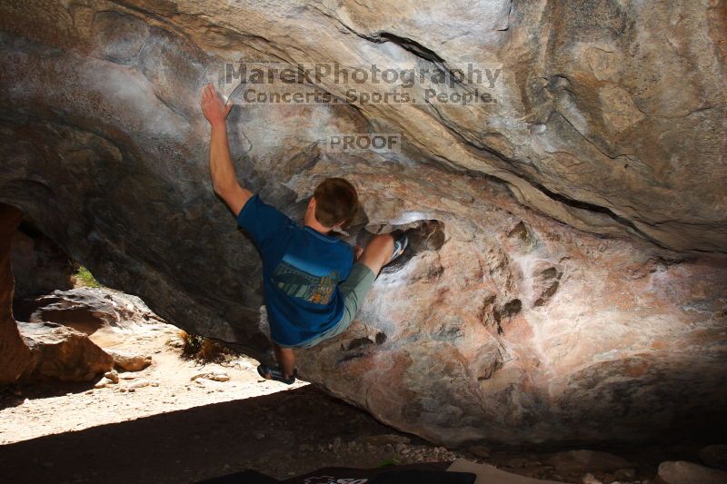 Bouldering in Hueco Tanks on 04/10/2016 with Blue Lizard Climbing and Yoga

Filename: SRM_20160410_1206310.jpg
Aperture: f/6.3
Shutter Speed: 1/250
Body: Canon EOS 20D
Lens: Canon EF 16-35mm f/2.8 L