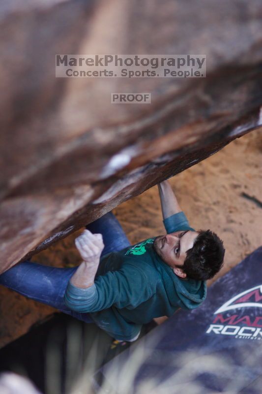 

Filename: SRM_20161209_1706180.jpg
Aperture: f/1.8
Shutter Speed: 1/400
Body: Canon EOS-1D Mark II
Lens: Canon EF 85mm f/1.2 L II