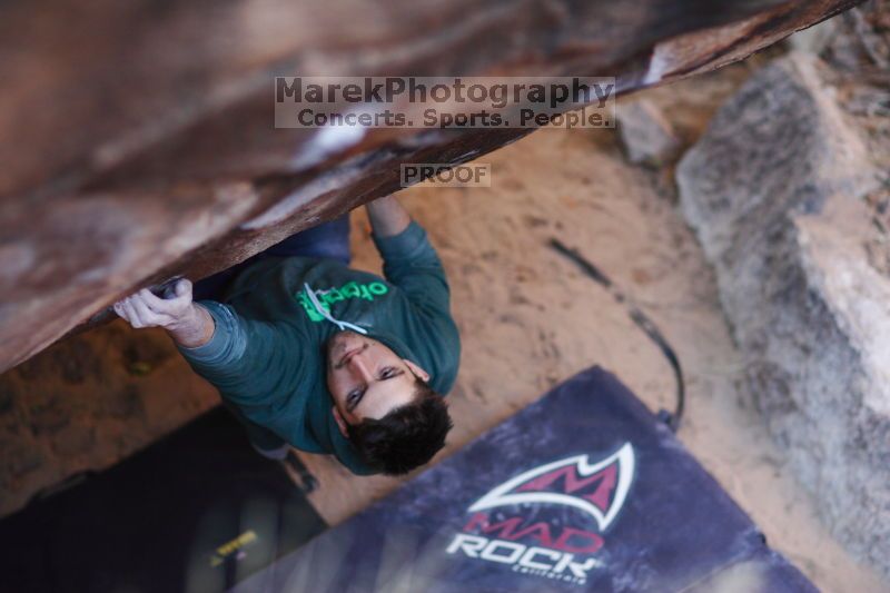 

Filename: SRM_20161209_1713192.jpg
Aperture: f/1.8
Shutter Speed: 1/400
Body: Canon EOS-1D Mark II
Lens: Canon EF 85mm f/1.2 L II