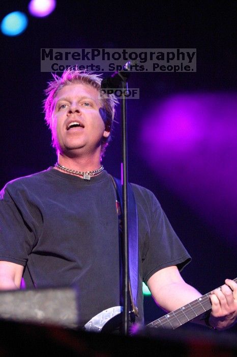 The Offspring performs on the 99X stage on the second day of Music Midtown, 2004.

Filename: IMG_6713.jpg
Aperture: f/2.8
Shutter Speed: 1/200
Body: Canon EOS DIGITAL REBEL
Lens: Canon EF 80-200mm f/2.8 L