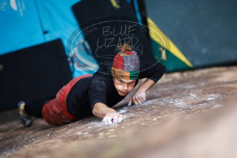 

Filename: SRM_20170105_1606340.jpg
Aperture: f/1.2
Shutter Speed: 1/1600
Body: Canon EOS-1D Mark II
Lens: Canon EF 85mm f/1.2 L II