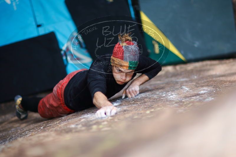 

Filename: SRM_20170105_1606353.jpg
Aperture: f/1.2
Shutter Speed: 1/1600
Body: Canon EOS-1D Mark II
Lens: Canon EF 85mm f/1.2 L II