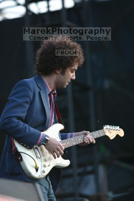 The Strokes perform on the 99X stage on the second day of Music Midtown, 2004.

Filename: IMG_6573.jpg
Aperture: f/2.8
Shutter Speed: 1/250
Body: Canon EOS DIGITAL REBEL
Lens: Canon EF 80-200mm f/2.8 L