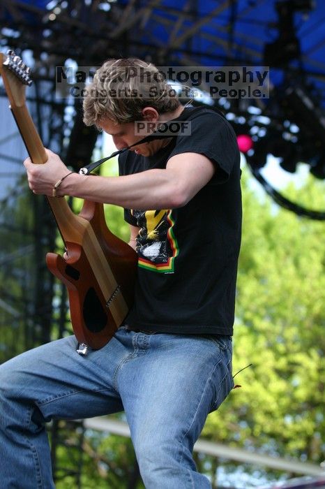 Trapt performs on the 99X stage on the second day of Music Midtown, 2004.

Filename: IMG_6432.jpg
Aperture: f/3.5
Shutter Speed: 1/320
Body: Canon EOS DIGITAL REBEL
Lens: Canon EF 80-200mm f/2.8 L