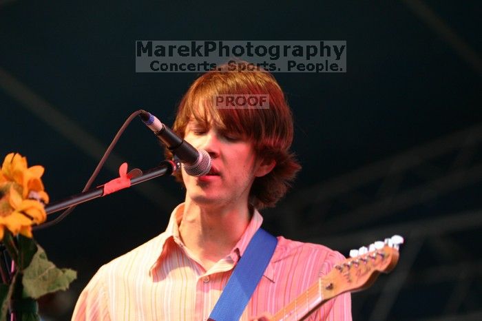 The Whigs perform on the third day of Music Midtown, 2004.

Filename: IMG_7067.jpg
Aperture: f/2.8
Shutter Speed: 1/250
Body: Canon EOS DIGITAL REBEL
Lens: Canon EF 80-200mm f/2.8 L