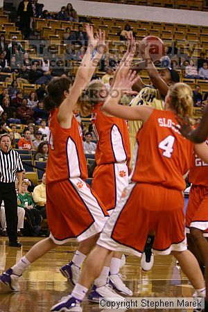 The Georgia Tech women's basketball team played Clemson.

Filename: img_0546_std.jpg
Aperture: f/2.8
Shutter Speed: 1/320
Body: Canon EOS DIGITAL REBEL
Lens: Canon EF 80-200mm f/2.8 L