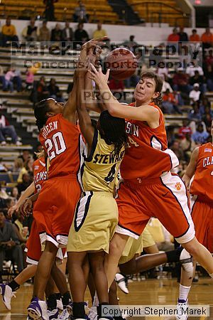 The Georgia Tech women's basketball team played Clemson.

Filename: img_0673_std.jpg
Aperture: f/2.8
Shutter Speed: 1/320
Body: Canon EOS DIGITAL REBEL
Lens: Canon EF 80-200mm f/2.8 L