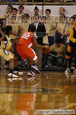 The Georgia Tech women's basketball team played Clemson.

Filename: img_0671_std.jpg
Aperture: f/2.8
Shutter Speed: 1/320
Body: Canon EOS DIGITAL REBEL
Lens: Canon EF 80-200mm f/2.8 L