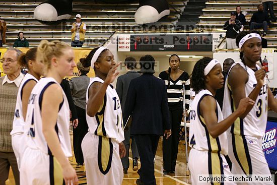 

Filename: img_2548_std.jpg
Aperture: f/2.5
Shutter Speed: 1/400
Body: Canon EOS DIGITAL REBEL
Lens: Canon EF 50mm f/1.8 II